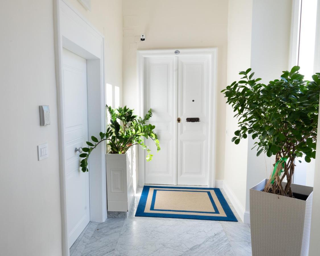 Bernini House Naples Hotel Exterior photo